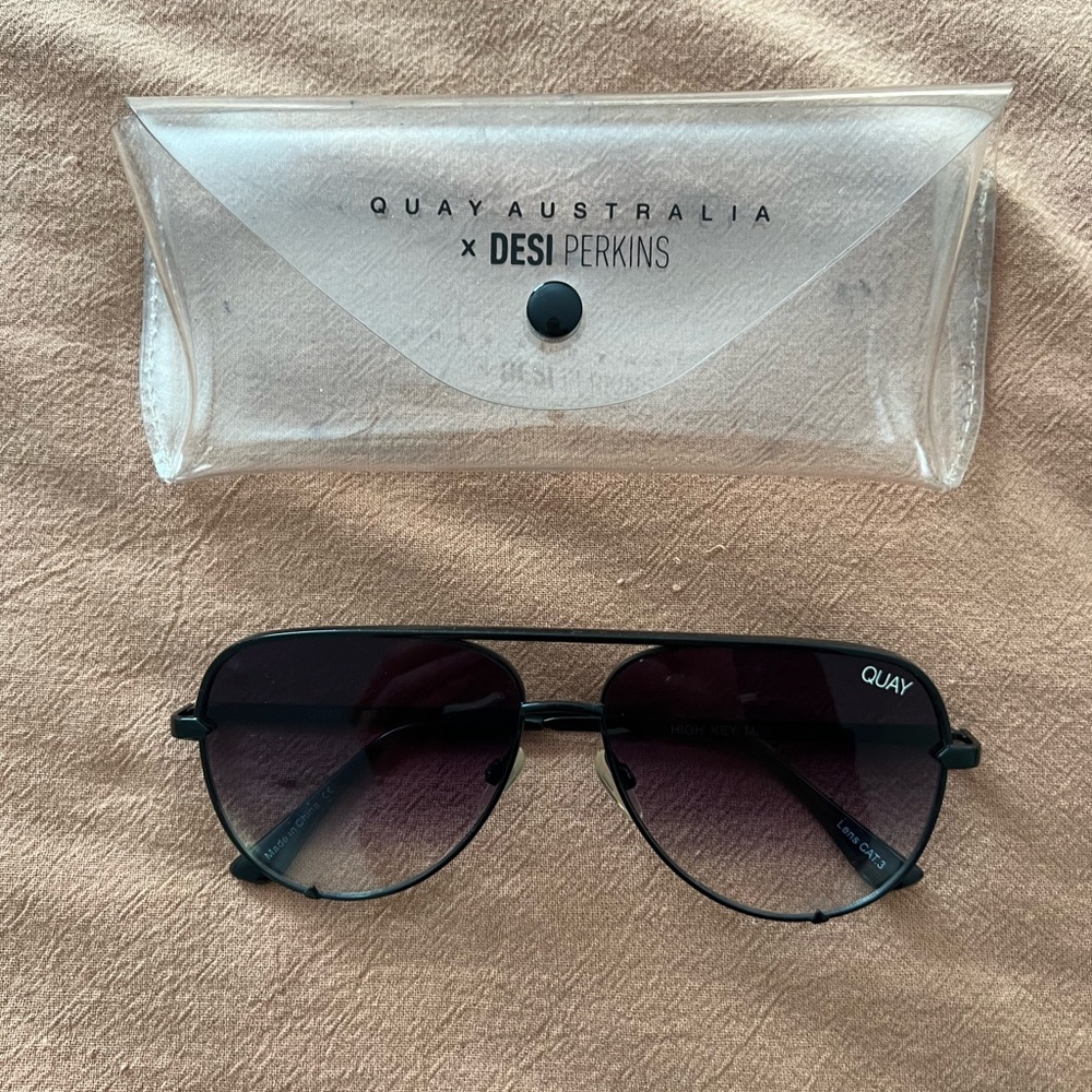 Quay Sunglasses, black